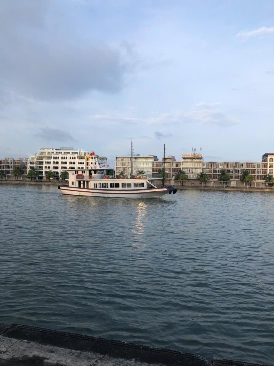 Tuan Chau Hqt Hotel Ha Long Buitenkant foto